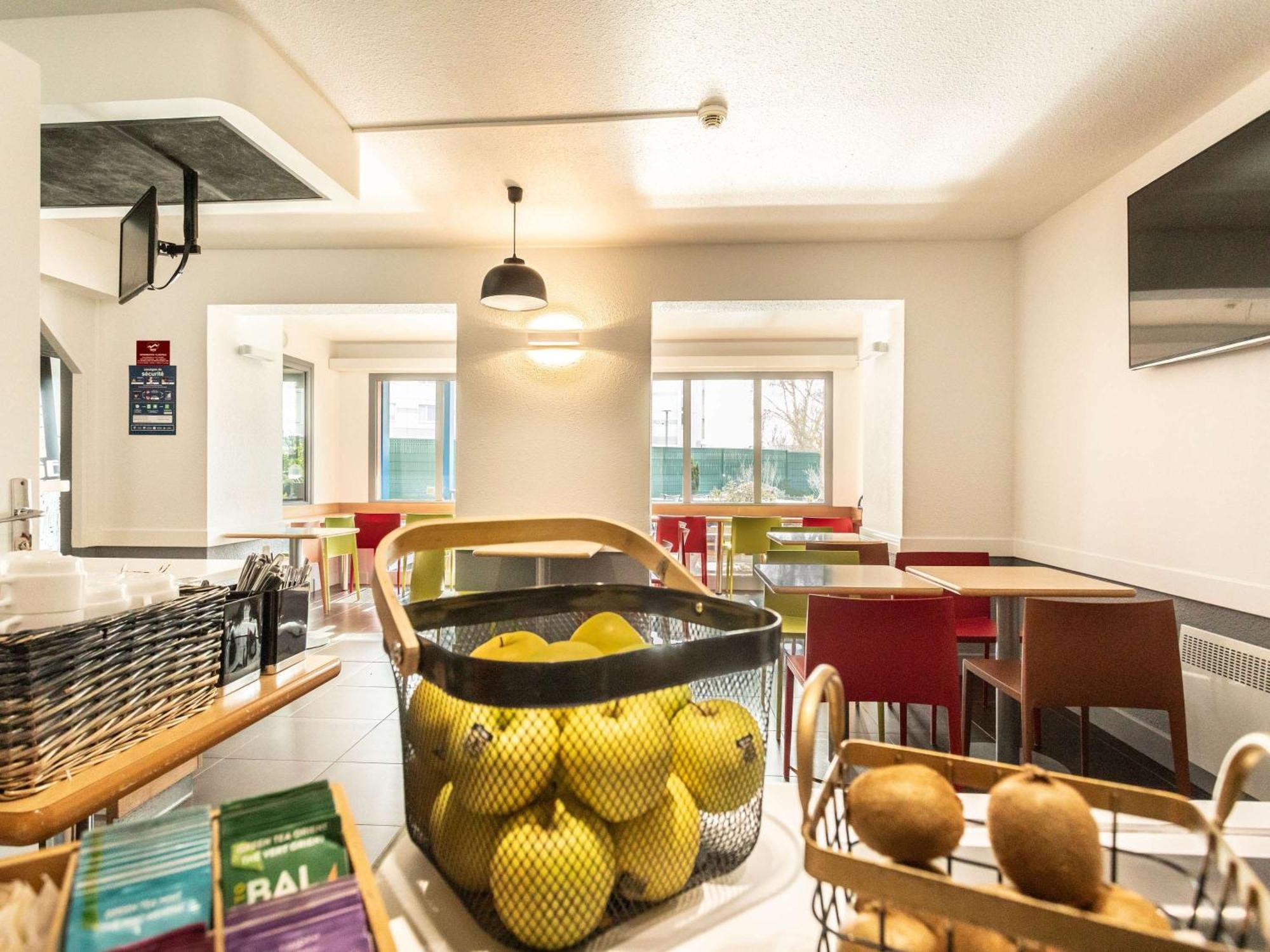 Ibis Budget Бурж Экстерьер фото